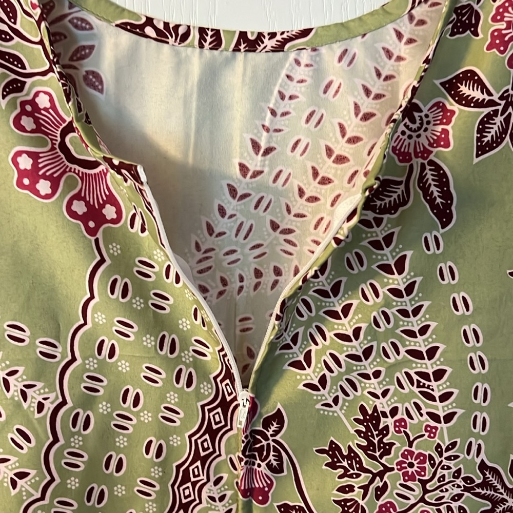 Floral Green and Purple Dress. Zipper in front. Side pockets. Summer Delight. - Picture 2 of 6